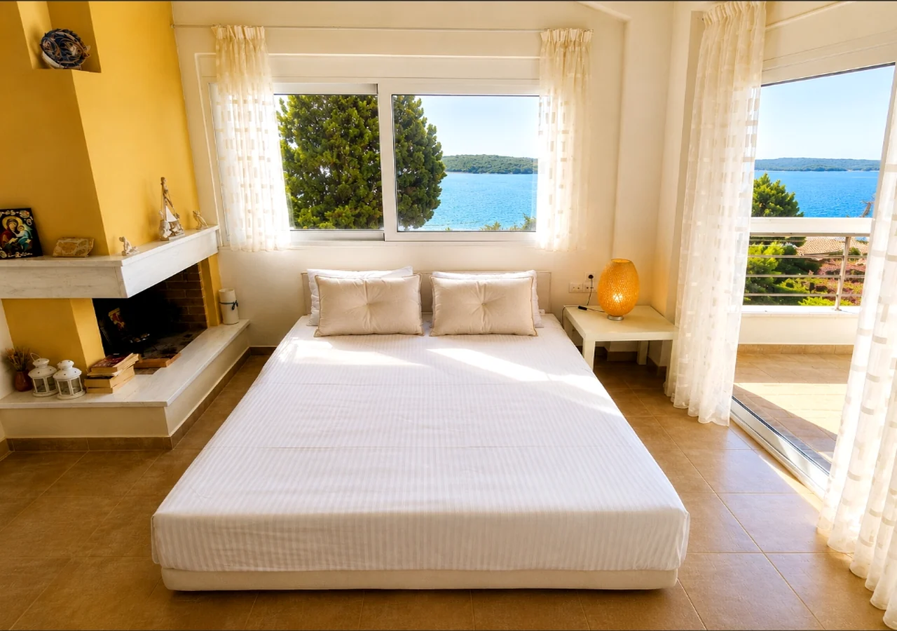 Bedroom with sea view